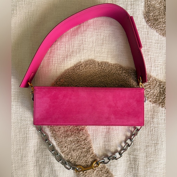 Jacquemus • Le Ciuciu Leather Shoulder Bag - Picture 4 of 8